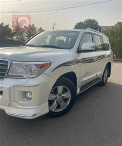 تۆیۆتا لاند کروزەر